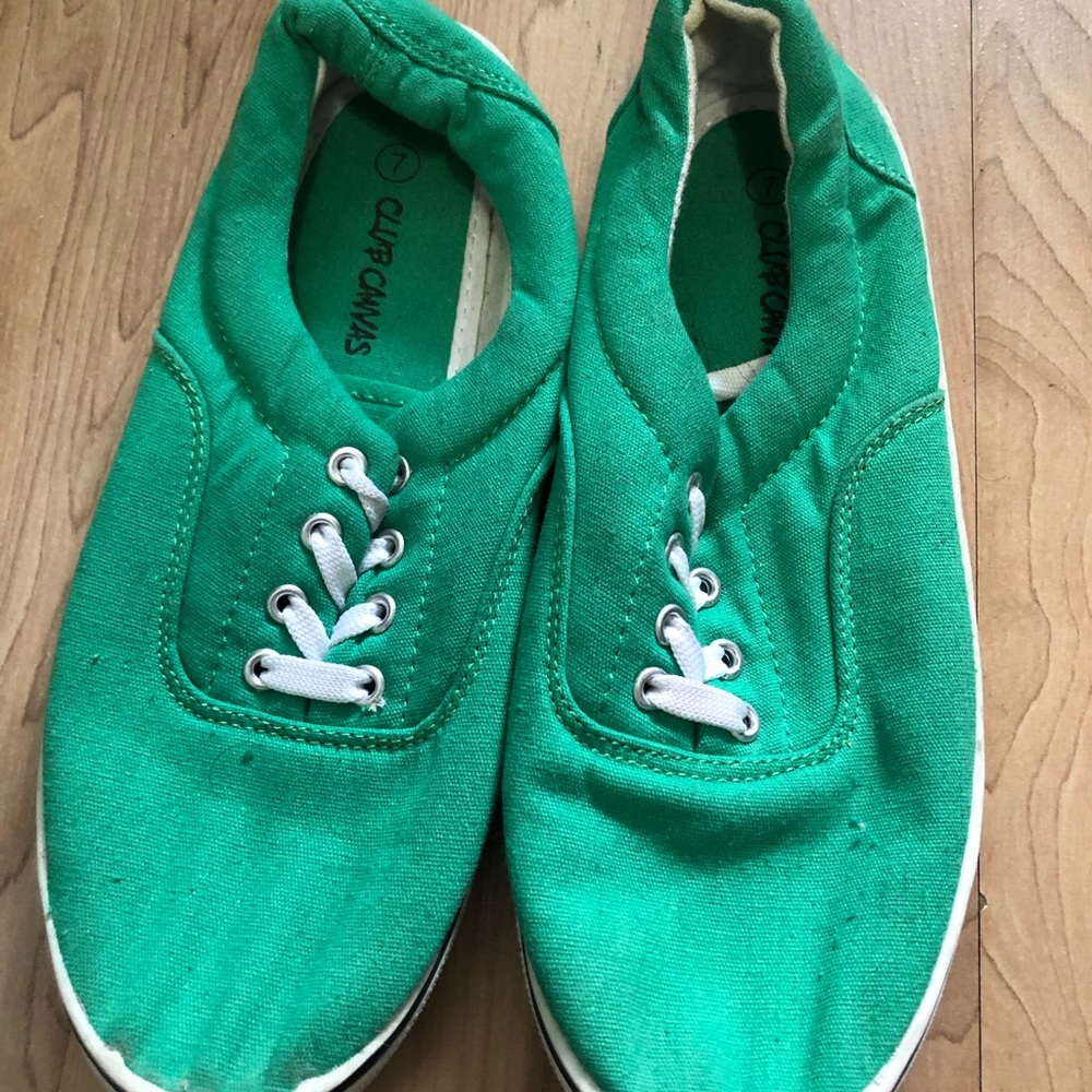 Shoes - Picture 2 of 3
